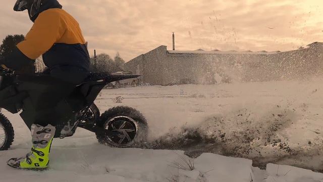 PERKUNO ARX: The Silent AWD Electric Motorcycle for Tactical Operations смотреть онлайн