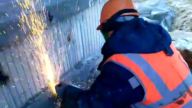 Обычный разговор на стройке смотреть онлайн