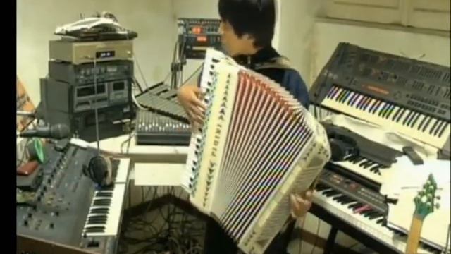 XXL - Mylene Farmer accordion version смотреть онлайн