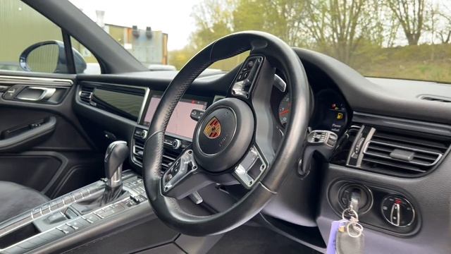 2019/69 Porsche Macan 3.0T V6 S PDK - 21" Sport Classic alloys, panoramic roof & side running board смотреть онлайн