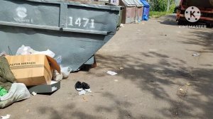 Обогащаюсь на мусорках Москвы. Стахановскими темпами добываю хабар.