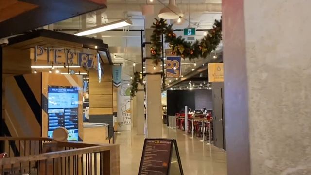 Vlog | A Day In My Life, Christmas Shopping, What I Eat, Cupcakes, And More!