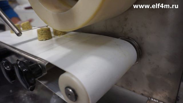 Дозирование заготовок из растительного сырья для фалафеля на автомате котлетном ИПКС-123М(Н) смотреть онлайн