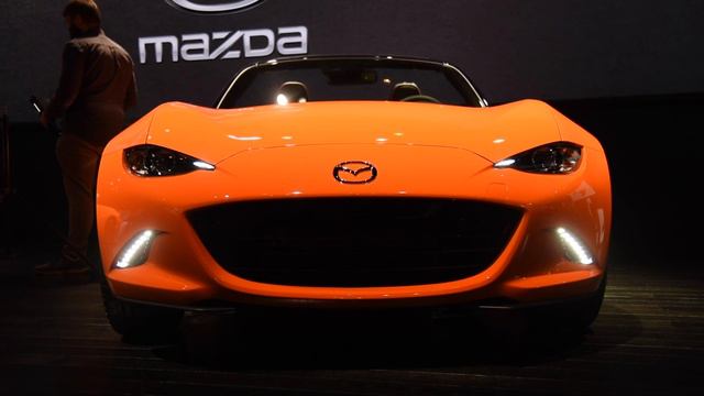 2019 Mazda MX-5 Miata 30th Anniversary First Look - 2019 Chicago Auto Show смотреть онлайн