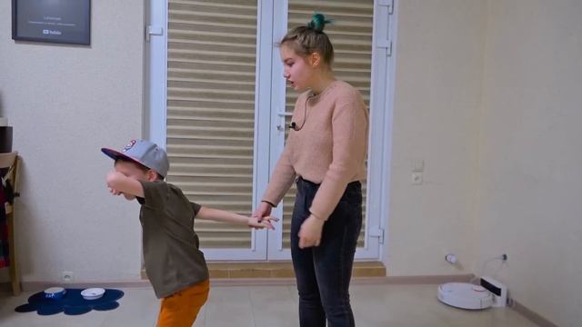 Света не хочет поздравлять Богдана // Твиксики смотреть онлайн