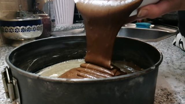 Стакан молока, немного какао и шоколадное безумие вам гарантированно смотреть онлайн