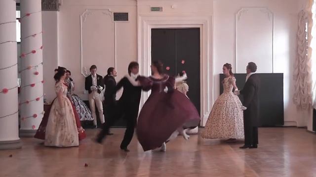 "Бал цветов" в Минске: танцевальное путешествие в XIX век смотреть онлайн