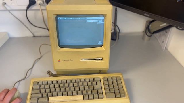 Macintosh Plus: Один из первых компьютеров от Apple. ? смотреть онлайн