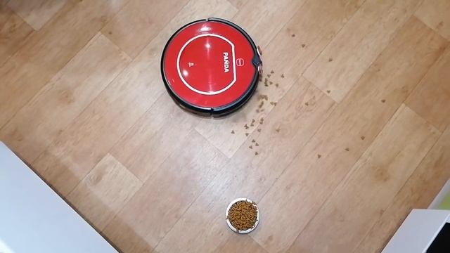 РОБОТ пылесос против кошки смотреть онлайн