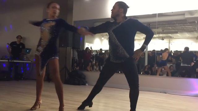 Victor and Maria performing Eterno at 100% Bachata Social 11/10/2017 смотреть онлайн