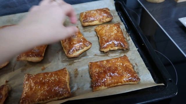 Готовим разные вкусняшки/Гуляем/Наконец то прорезались зубки/Детское печенье смотреть онлайн