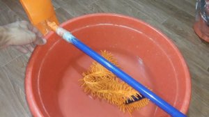 Как мыть натяжные потолки в домашних условиях