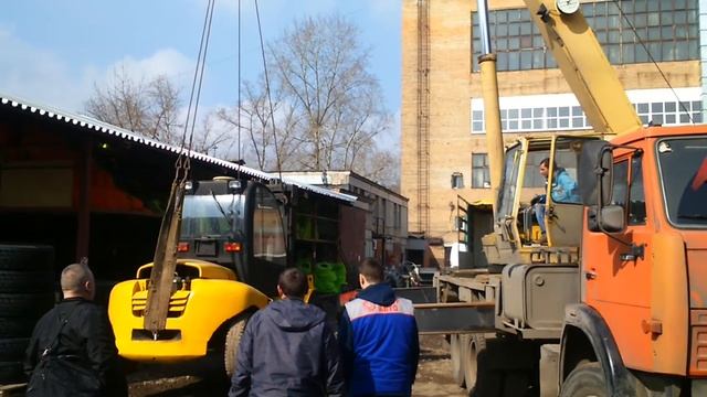 Погрузка кары в кузов машины смотреть онлайн