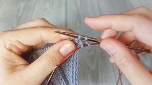 Айкорд (i-cord) спицами в вязаном полотне | Проводим линию между узорами