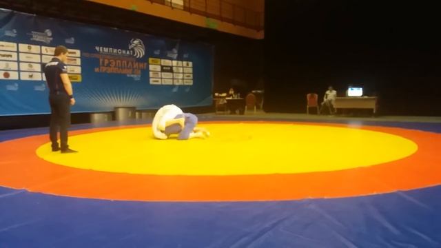 White belt vs purple belt Белый пояс Юдин Д. побеждает пурпурного пояса БЖЖ смотреть онлайн