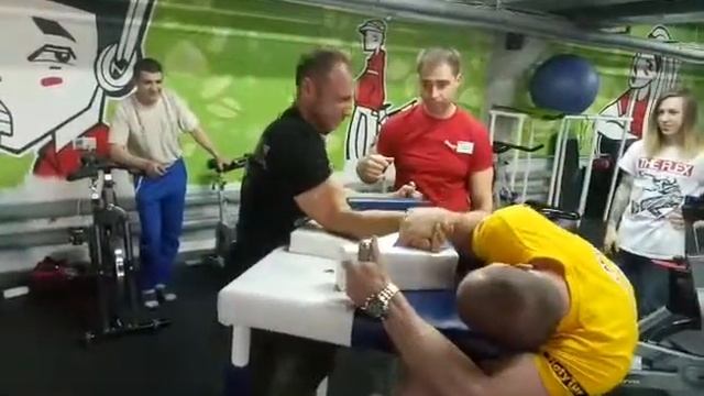 Армрестлинг в ФизКульт Старт смотреть онлайн