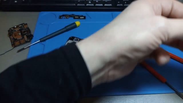 Разбор и замена дисплея ZTE A520 смотреть онлайн