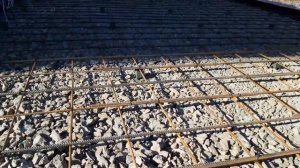 Полы по грунту с обратной засыпкой щебнем