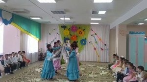 Башкирский танец с платками. Яулыктар менән бейеү.