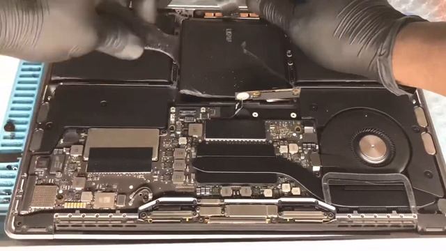 How to replace MacBook Pro A1706/A1708 Battery. смотреть онлайн
