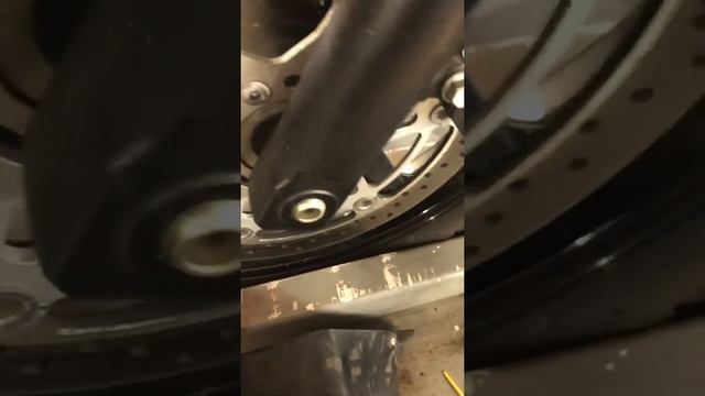 Video 11 Deglazing Rotors. 2008 Suzuki V-Strom DL 1000 смотреть онлайн