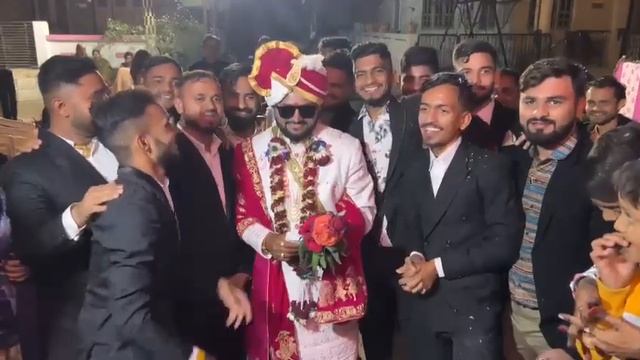 Taro Jamay Aaivo | Gujarati Funny Video | Marriage Son-in-law Entry смотреть онлайн