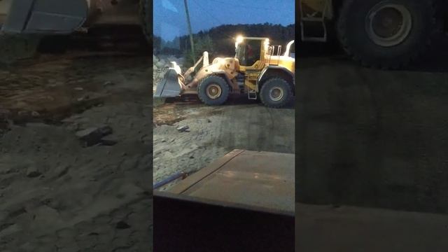 Погрузчик Volvo смотреть онлайн