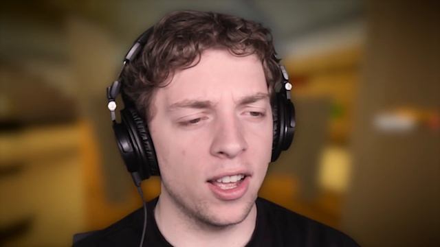 I Hid From Mike Myers In A Shopping Mall! (Minecraft) смотреть онлайн