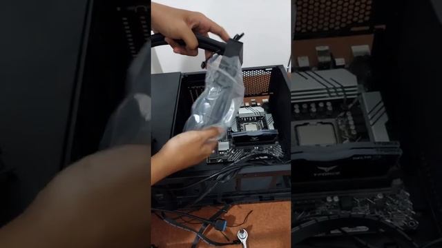 Rakit PC Intel I5 12400f + AMD Radeon RX 6600 XT | PC Build 2022 (Short) смотреть онлайн