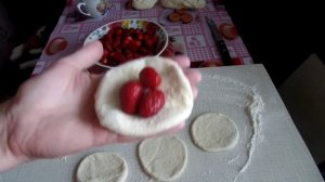 Вареники с клубникой на пару простой рецепт