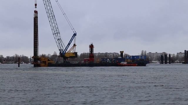 КРЕМЕНЧУГСКИЙ МЕГА-МОСТ. Новый мост, Кременчуг. 29.01.22 Велике Будівництво. Правый берег. смотреть онлайн
