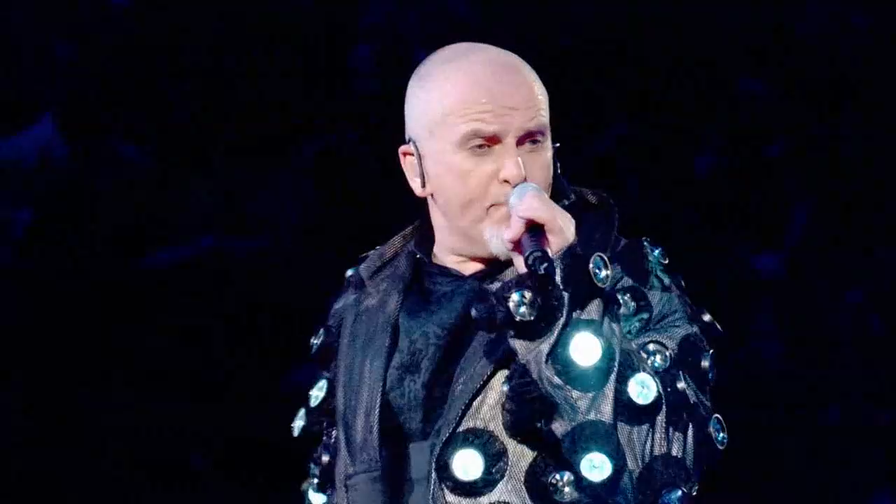Peter Gabriel - "Sledgehammer" (Live 2003) смотреть онлайн
