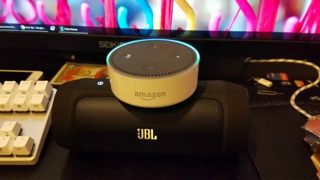 Amazon Echo Dot - Alexa on the go, powered by JBL Charge 2 смотреть онлайн