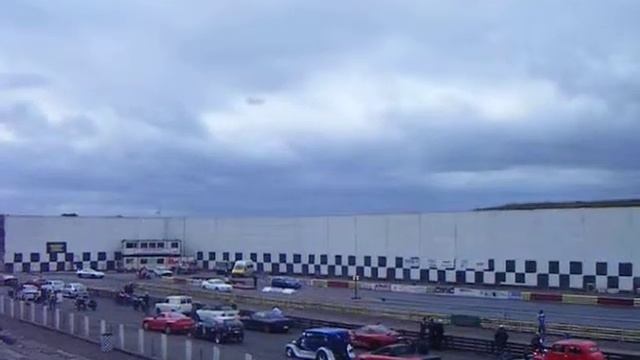 Celica GTR vs Almera 1/4 Mile смотреть онлайн