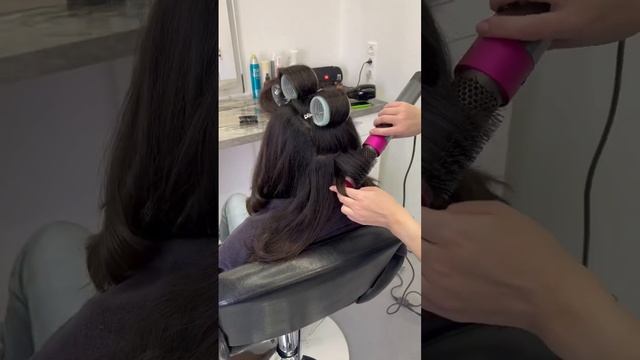 Видеоурок Как уложить себя на Стайлер Дайсон ?#Каскад #укладканадайсон #локоны #dyson #челкашторка смотреть онлайн