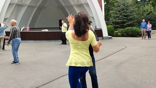 ЛЮБИ МЕНЯ ТАК, ЧТОБЫ СЕРДЦЕ ЗАБИЛОСЬ! ТАНЦЫ ХАРЬКОВ УКРАИНА СЕНТЯБРЬ 2023 смотреть онлайн