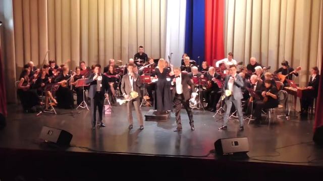 Л. Денца "Фуникули-фуникуля" ОРНИ Троицкий,солисты "Петербургские баритоны" смотреть онлайн