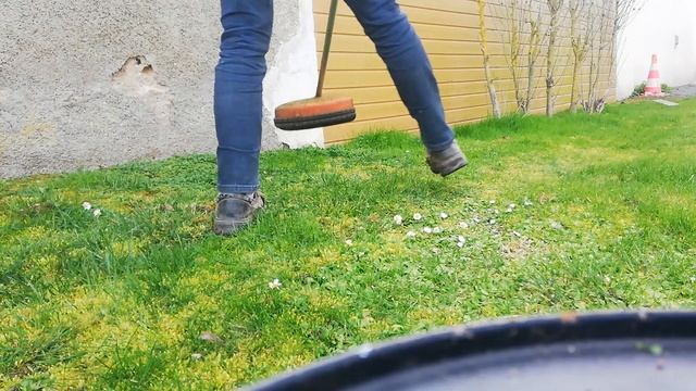 Suite du débroussaillage avec la Stihl Fs120 смотреть онлайн