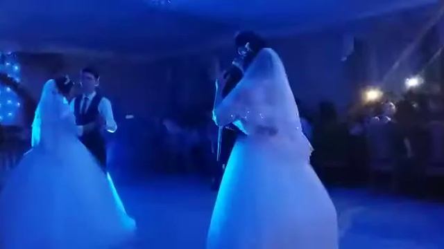 Свадьба двух братьев в подстепном свадебный танец смотреть онлайн