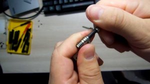 Ремонт петель ноутбука, своими руками. Ослабить петли. Обслужить петли. Samsung NP530U