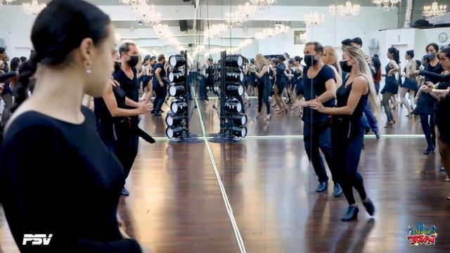 Riccardo Cocchi - Yulia Zagoruychenko I Workshop - Samba I DanceTown 2021 смотреть онлайн