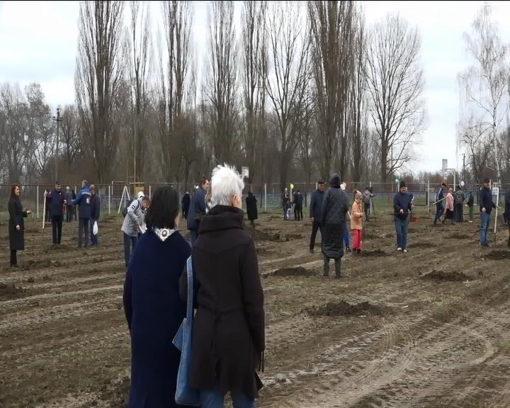 Закладка первого пришкольного черкесского сада прошла на территории СОШ а.Джерокай смотреть онлайн