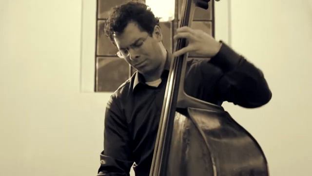 Edicson Ruiz plays Paganini‘s Cantabile for Violin and pianoforte смотреть онлайн