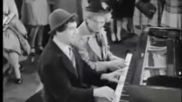 Marx Brothers.wmv смотреть онлайн