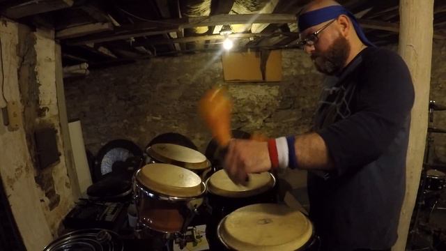 Hand-drumming with Maracas смотреть онлайн