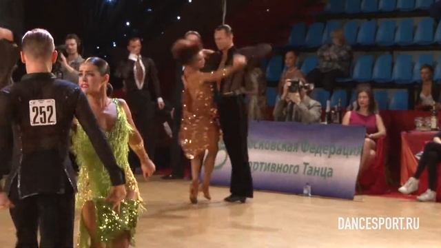 Влох Дмитро - Крысанова Екатерина, 1/4 Pasodoble смотреть онлайн