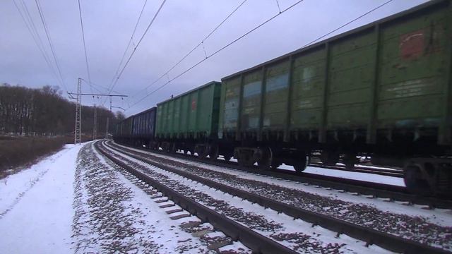 ВЛ11.8-704 / 636А с грузовым поездом смотреть онлайн