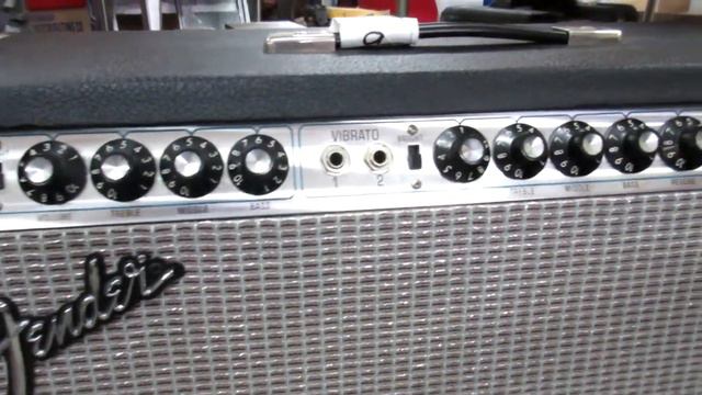 FENDER TWIN REVERB 100 WATTS ELECTRIC GUITAR AMPLIFIER For Sale смотреть онлайн