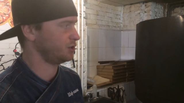 Дровяная пицца печь для ресторана. смотреть онлайн