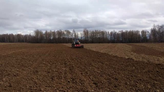 Весеннее дискование по вспашке бороны дисковой БДМ 2,7х2 производства БДТ-АГРО с трактором МТЗ 1221 смотреть онлайн